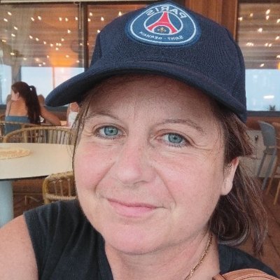 2406_veronique's profile picture. 