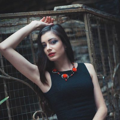 tania8983987284's profile picture. 