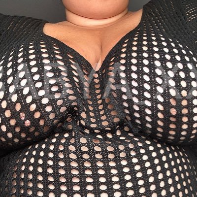 28. Bi BBW goonete. Faceless seller. DMs open for everyone. Ask me for my priv snap. eng/esp