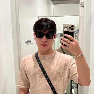 Shirozakiiii's profile picture. 26 | seasonally sad and woeful 🌻