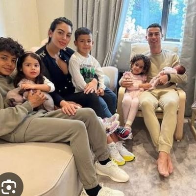 afserraza227263's profile picture. finding friends