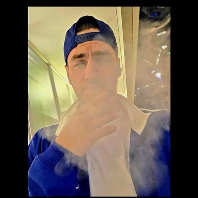 mmaTR1LL's profile picture. Once again, bringing you A+ memes with D+ editing.