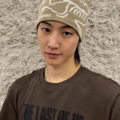 ๐๐๐๐โข๐๐๐๐๐๐๐๐๐๐ ๐๐ ๐๐ ๐๐ โธป Galang Wiradhana, seorang koki yang memiliki kehidupan ganda sebagai Wolo di #Heavenslave.