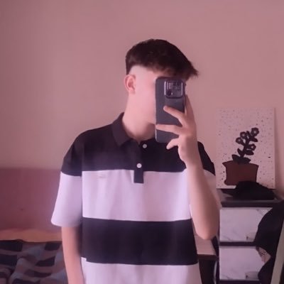 maliatas_'s profile picture. Instagram: https://t.co/fym9BnWMJL