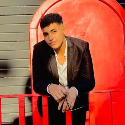 ( Business / IT ) 👨🏻💼 ㅤ ⠀
⠀⠀ ️﴾♥˺سيكونٓ كلْ شيء على مآيرآمّ ﴿
⠀⠀ ㅤㅤㅤㅤㅤㅤ