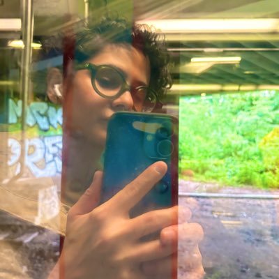 ThisAidaShirazi's profile picture. composer — #Woman_Life_Freedom #زن_زندگی_آزادی __ ما سرانجام شبی، مست و مدهوش و کمی ژولیده، با بدن‌های به‌خون‌غلطیده، بر مزار نجس و نحس شما می‌رقصیم