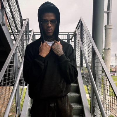 @1hoodrichmar