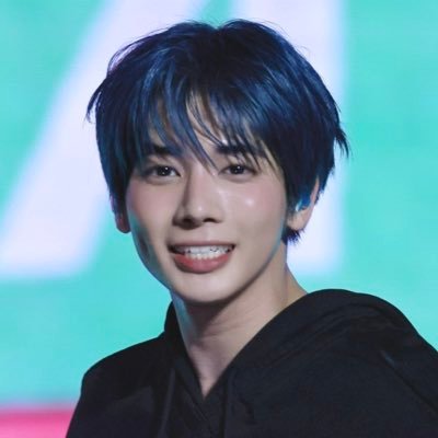 extremedeIusion's profile picture. 𖧵 ❯❯❯❯❯ ⚣ ⁷