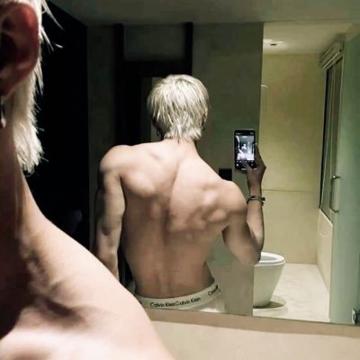 favorites102's profile picture. แค่เป็นคุณก็พิเศษสำหรับผมแล้วครับ หมายถึงเหี้ยเป็นพิเศษ