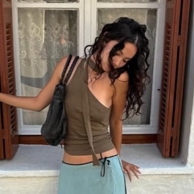 miuglers's profile picture. fashion & film enthusiast