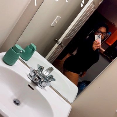 AshleyPretti's profile picture. Lurk at your own risk