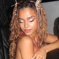 ava 🍓 (@avalunas_) 's Twitter Profile