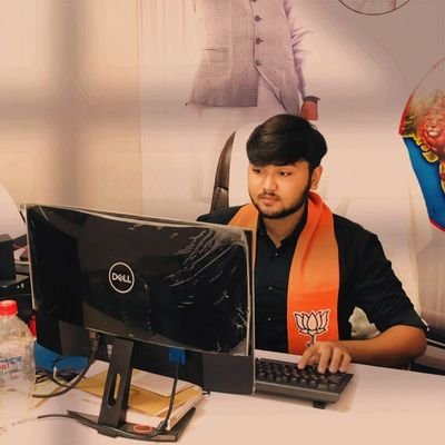 🚩 BJP Youth Leader
📍 Surat, Gujarat
📬 DM for Connect | 🇮🇳 Jai Hind