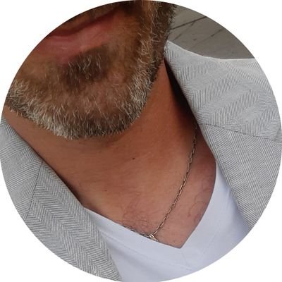 Si llegaste hasta acá, dale al follow.
Contengo trazas de poetuiteo.
Soy naif, creo en el amor.
#SaludenAlAstroRey
#TeRegaloUnMinutoDePaz
#ConFrasesDeChanoDigo