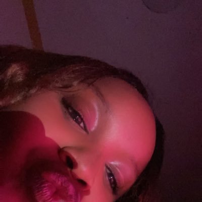 I do it for the girls and the gays that's it💋