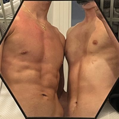 Couple de jeunes parisiens de 22 et 24 ans bien chauds. New account, content has soon 😏🔥