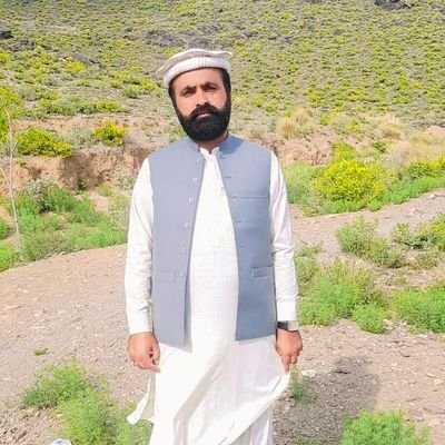 poet,writer,Humainist,HR Activist,journalist
(خبريال بايد د عريبې طبقې ملګرې.استازې او يا د ولس عسکر اوسې
نه د پورته حاکمې طبقې چاپلوس او لوډسپيکر