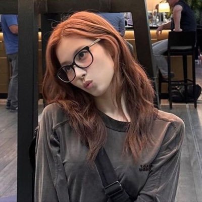 ❦ Profile