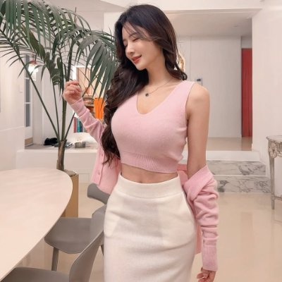 Julia11309653's profile picture. Female Entrepreneur 💼 | Building a purpose-driven brand ✨From humble beginnings to bold visions 🌙
#SheMeansBusiness
#CEO
#LadyBoss