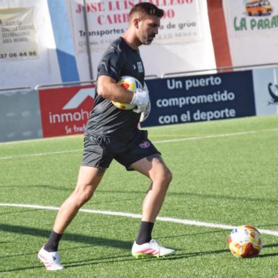 Edp
Licencia UEFA 🧤
Subcampeón lnfp(2014),
3° selecciones autonómicas 2022.
Escuela porteros RR⚽️🚫🥅🧤
Lic. CAFD
Núm. Colegiado 64340 📜