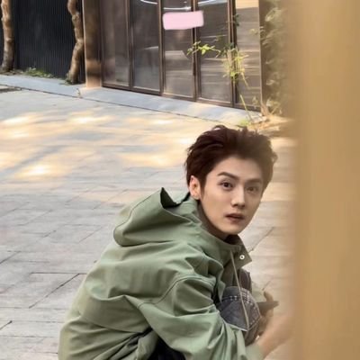 eqq142857's profile picture. 