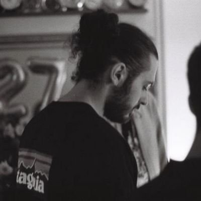 tomqqchose's profile picture. 