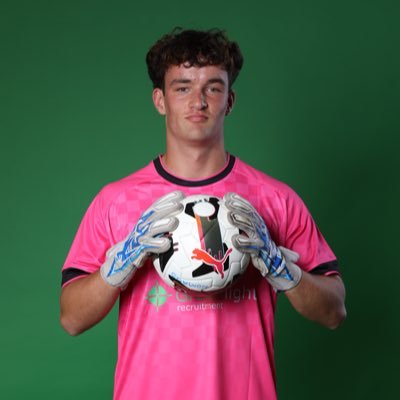 Fraserlloyd06's profile picture. 18, goalkeeper