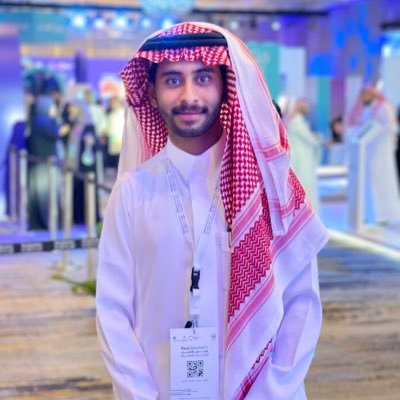 طالب اقتصاد أعمال ، مديرًا ماليًا, عضوًا في جمعية الاقتصاد السعودي. من بلد النخيل , همة السعوديين كجبل طويق، أسعى للتميّز في مجالات الاقتصاد والتحليل المالي