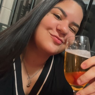 larii483's profile picture. 