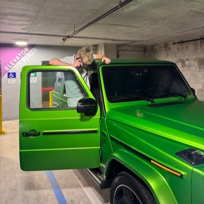 LeoUpsways's profile picture. trader