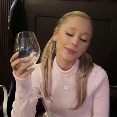 fan account, not impersonating | ifb instantly ☼。˚❀ * ꕤ @arianagrdnndxx