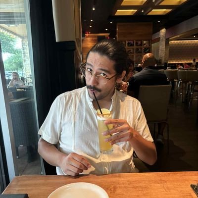 Castillooooo_'s profile picture. The cogs move around in my head on occasion.