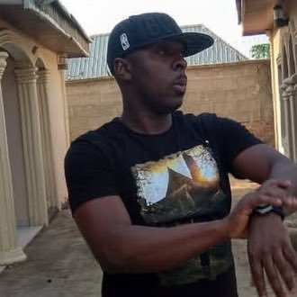 papi_yero's profile picture. Treating every meal as if it's my last.. KD boy, 🏈 Fan, baseball enthusiast.