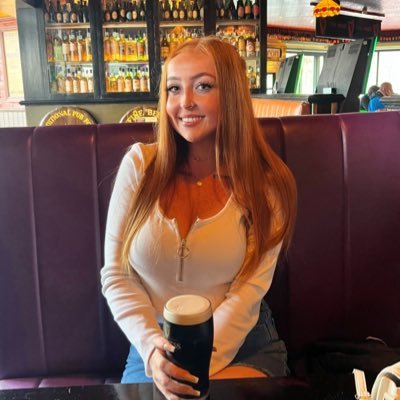 @emilybastow_