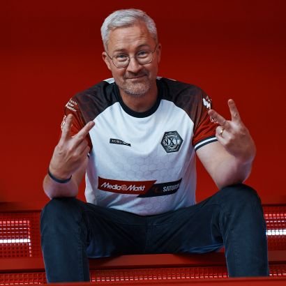 Lead Cooperation @XPERION_germany // ❤️️ E-Sport, Gaming & @BVB // 💚 GIGA Flo & Orgrimmar Endboss a.D.