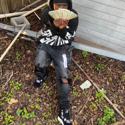 riCh RR60llxn💙♿️ #longlivefatfat&fendi🧱g6world💙🌍 I just be on here chatting don’t take me serious !