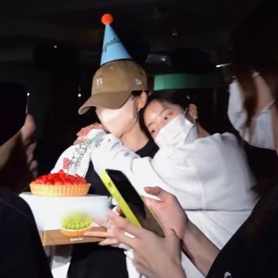 0528_0324's profile picture. 트와이스