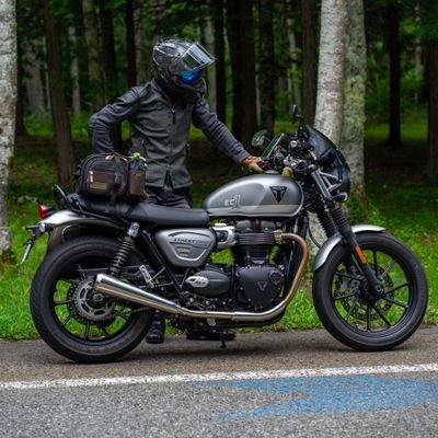 🏍54台目/🚗18台目/ガレージハウス/BMW/LS2ヘルメットアンバサダー/バイク馬鹿/トライアンフ/11デイトナ675R/22ストリートツインEC1/19タイガー800XRt/E85Z4/コペン/ソニカ/でいとなフレンズLINE