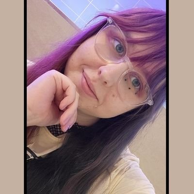 29 • she/they 🏳️🌈 streamer, artist, gaymer, and kpop enthusiast ✨member of @gremlingrovers ~ https://t.co/mtkNTaf9Tt
💌 thechaptercharms@gmail.com ✨️