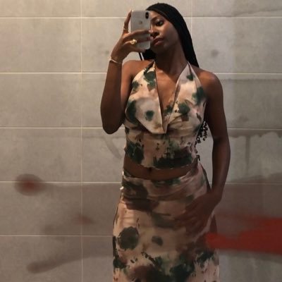 _Lawrah's profile picture. ✮Realist✮
