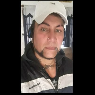 Claudioxav42371's profile picture. 