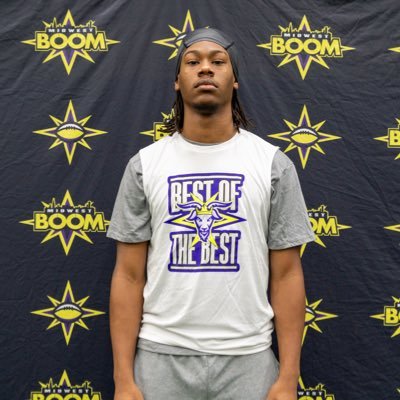 Kenwood Academy High School Class 26’ WR/TE/DE; IG: butta2x_
