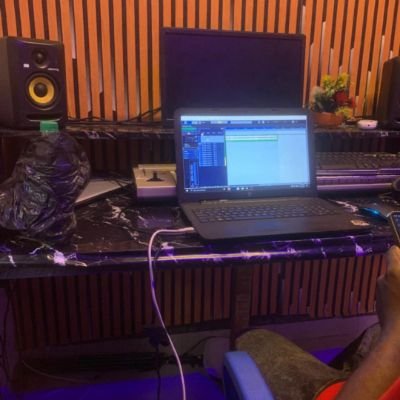 emmzysneh's profile picture. Music Producer 🔊🎹🎧
 Mad Vibes 🔥🔥🔥