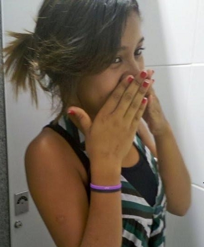 Sou uma corinthiana... verdadeira!! Tenho varias amigas sou a filha que todos pais desejam.. Há que ama por demais sou simplimente EU!!