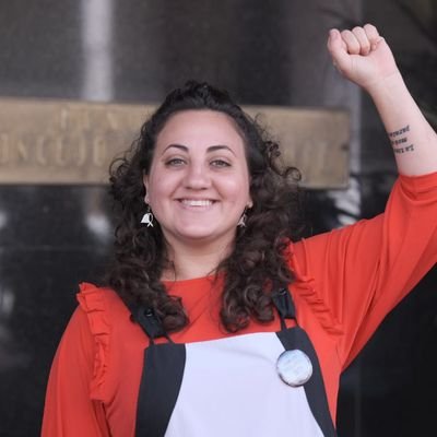 ✊️Concejala candidata a Diputada por el MST/FITU 📚Trabajo social UNLaM 🙋🏽♀️Orientadora social ❤️Nieta de las Abuelas, hija del Argentinazo