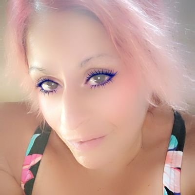 Jeanett90120611's profile picture. independent contractor