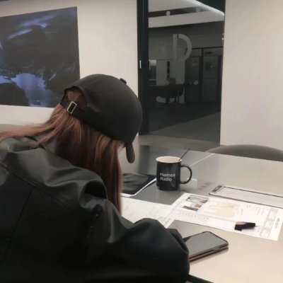 これからは気取りや孤独を手放し、気分を良く保ち、気楽で自由な人生を送ってください。If you don't know me, you have no idea that I am an independent woman.