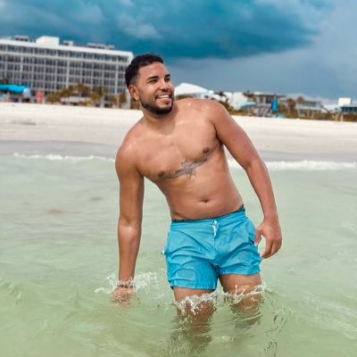 Médico 🎓, sociable y extrovertido. Tu que estás revisando mi perfil...Sígueme 🔥🇨🇺🇺🇸❤ Dr.Durán..