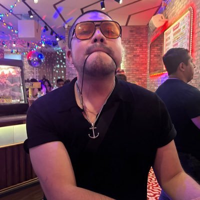 ✨ Mi mamá dice que soy súper ✨ resuelvo: hola@eduardodelolmo.com Dale click 👇 https://t.co/LjjzoRT0Dl
