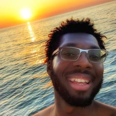🇹🇹🇺🇲 |Ambitious Michigan Nerd | ❌🛶 |
💚🍍 pizza |
5’3” | Future LCO